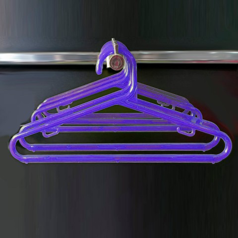 Cabide infantil colorido.